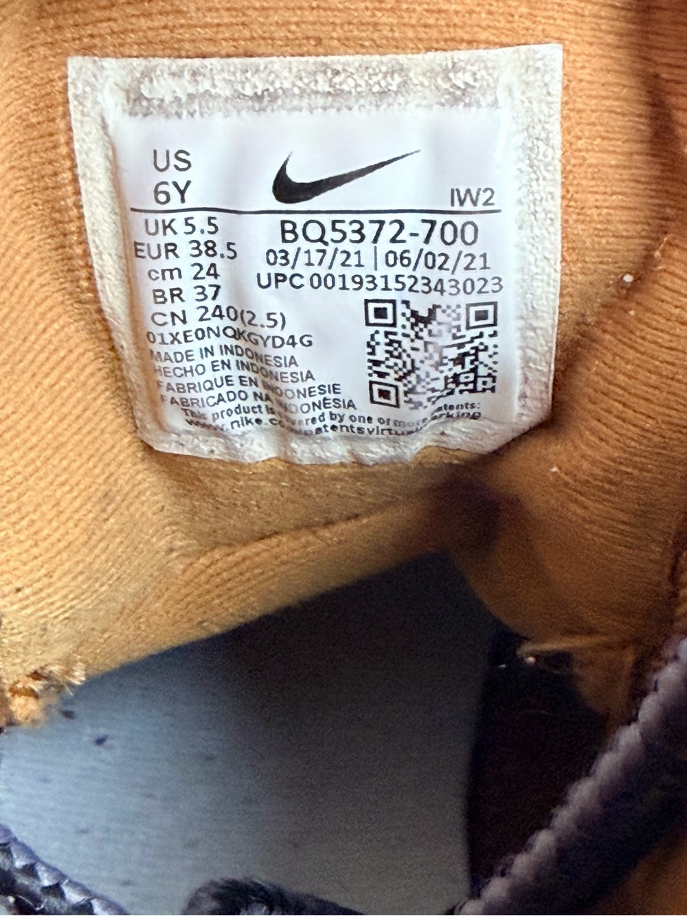 Nike Kids Wheat/Tan High-Top Hiking Boots - Picture 9 of 10